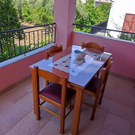 Hospitality * ניקיאנה